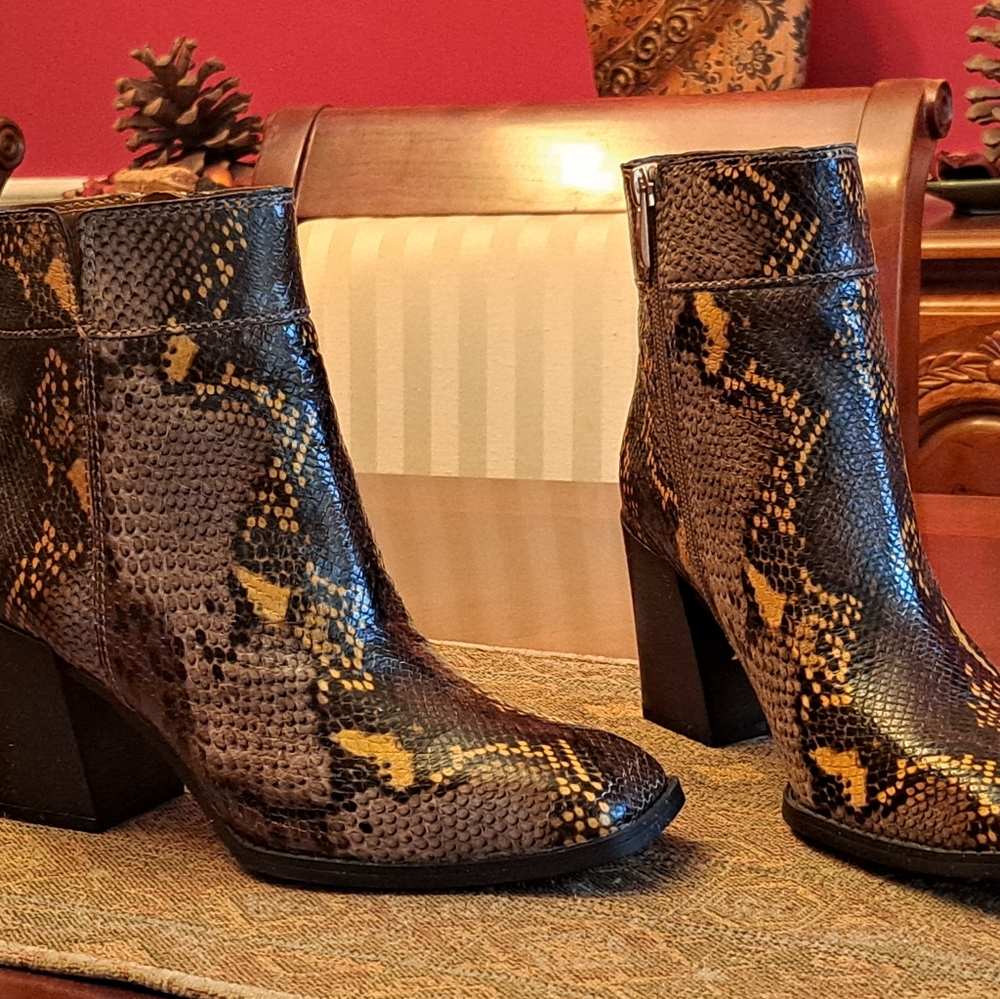 Franco Sart Brown Snakeskin Block Heel Boots Size 8